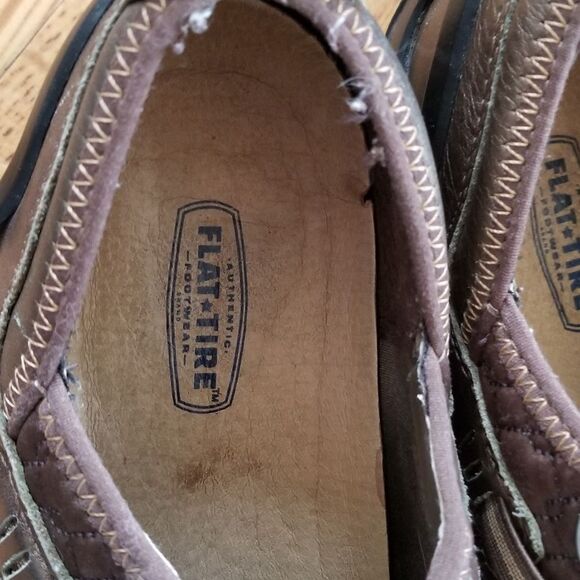 Flat Tire Women Shoe 8 ? Flat Outdoor Casual - Picture 4 of 5